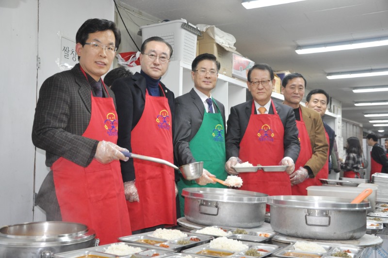 한국교회가 전하는 ‘따뜻한 국밥 한그릇’1 .jpg