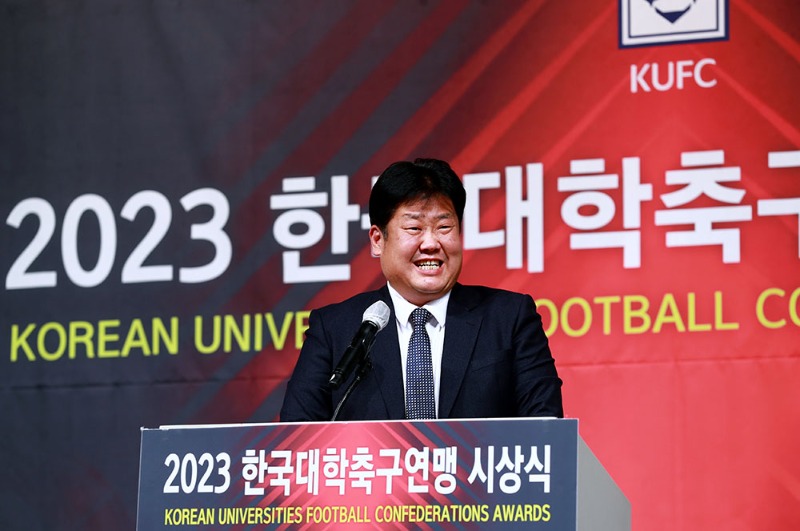 1.태백시,“2023년 한국대학축구연맹 시상식”참석 (1).JPG