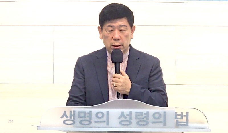 김관호 목사.jpg