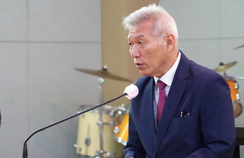 대내총무 김원주 목사.jpg
