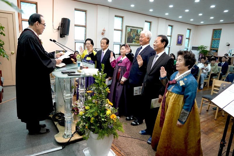 6서약식 장승현 목사.JPG
