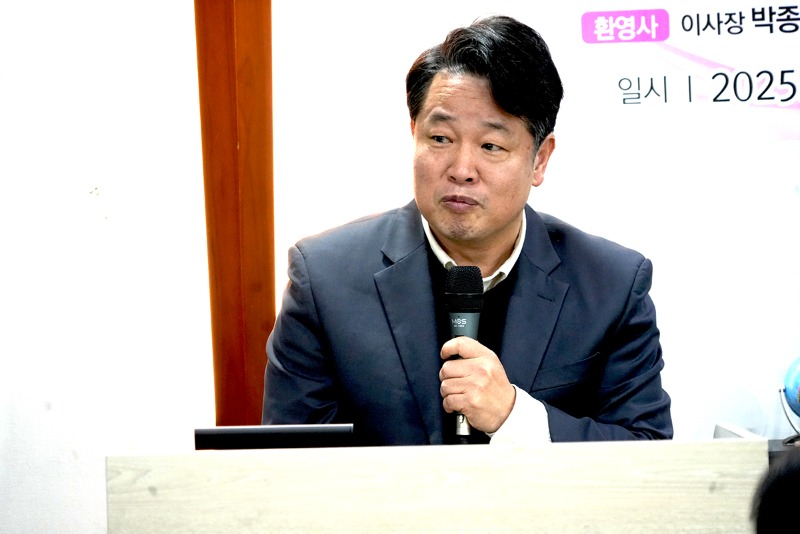 축사 웨신대원 교수 김성욱 목사.jpg