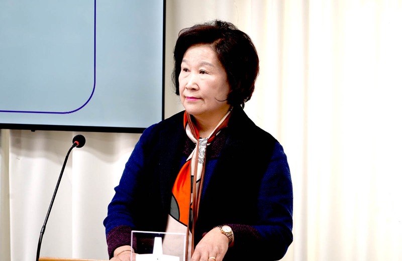 노회장 김사라 목사.jpg